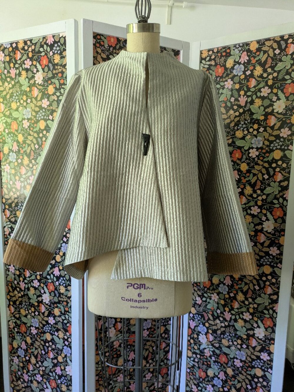 IC by Connie K Silver Jacket, Size XL